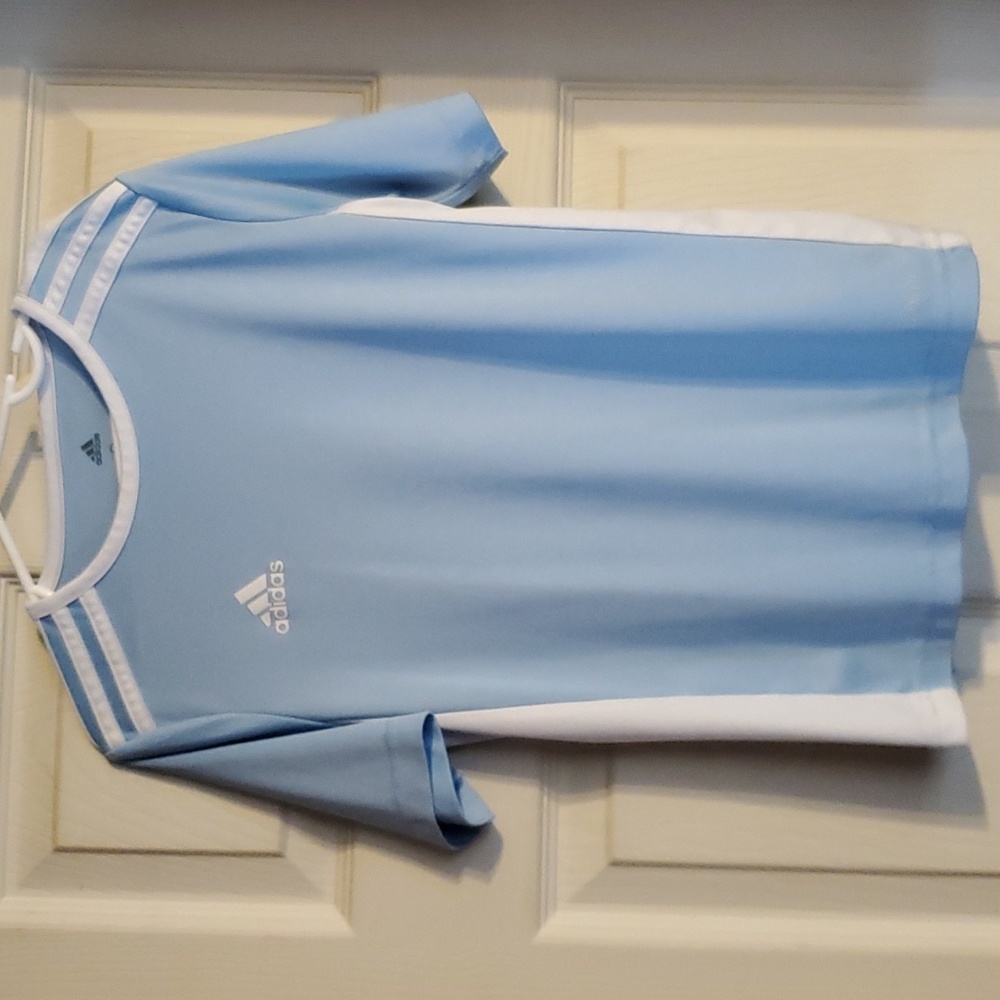 Adidas Tshirt small